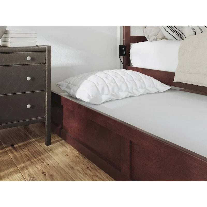 Lit plateforme en bois massif avec pied de lit et lit gigogne double XL