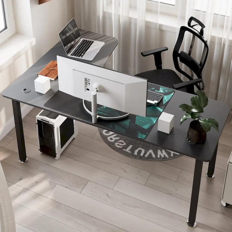 Grand bureau d'angle pour télétravail en L, avec tapis de souris
